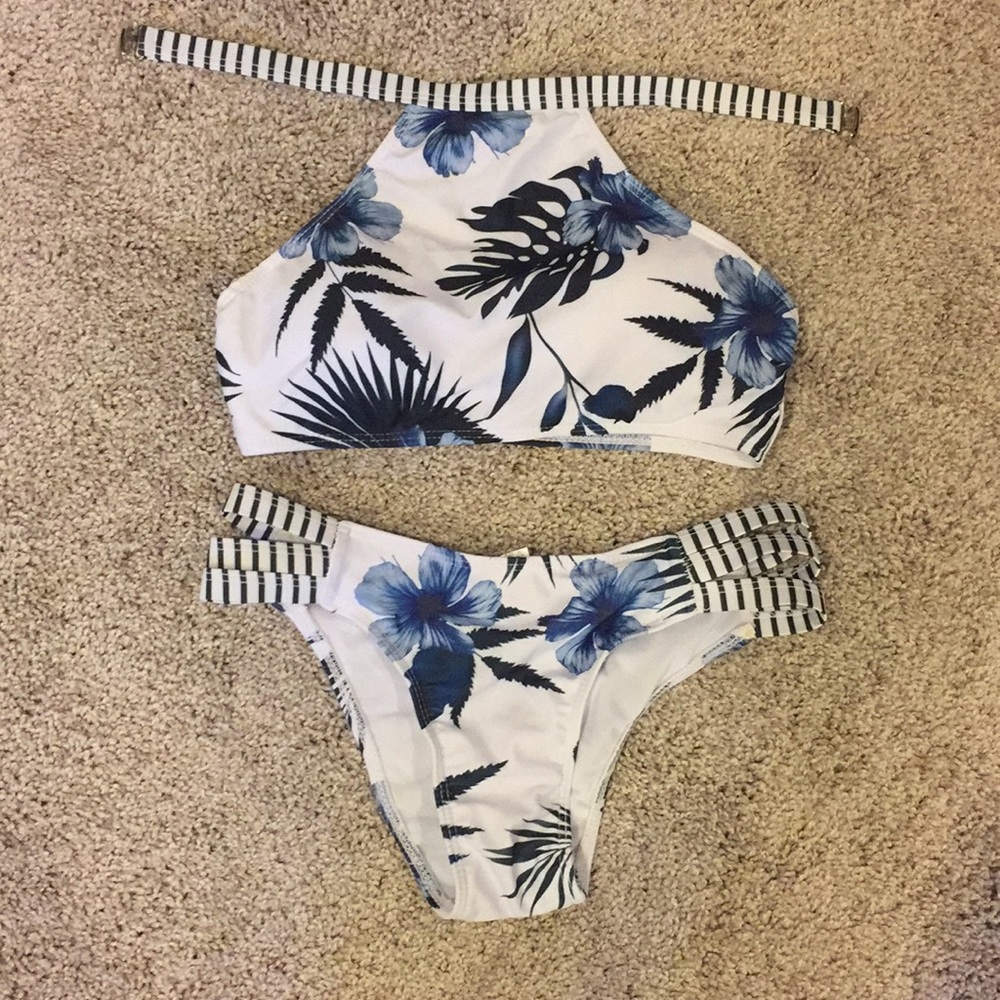 Blue flower swimsuit!🦋💙